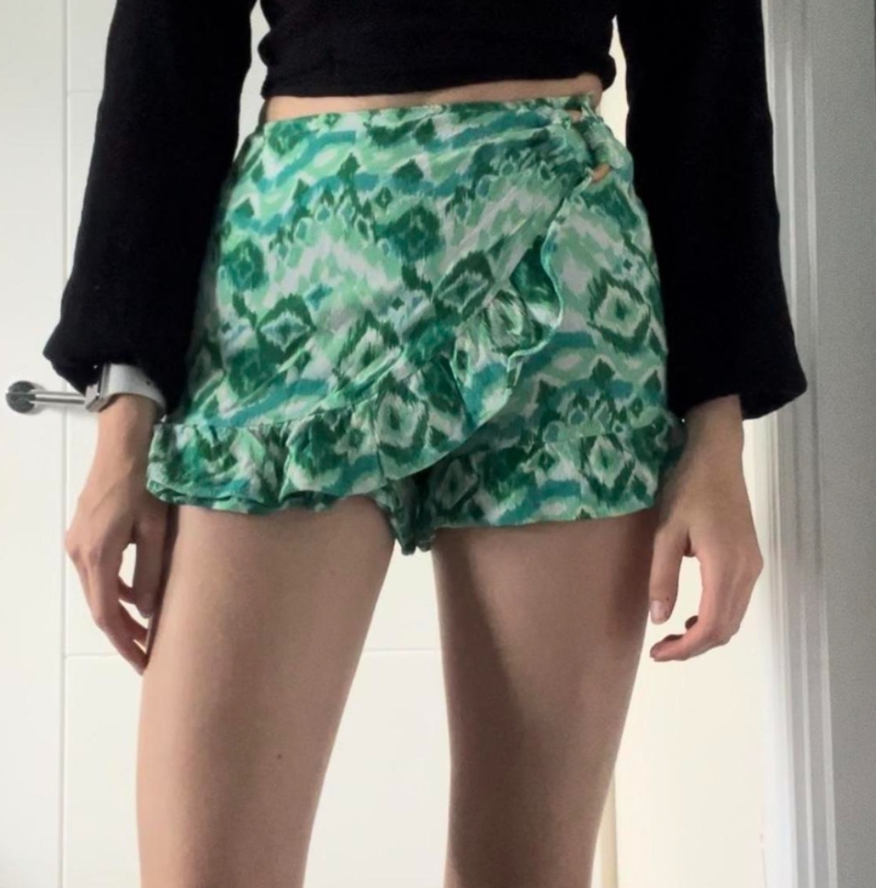 Zara Green White High Waist Summer Skort Size Medium‎